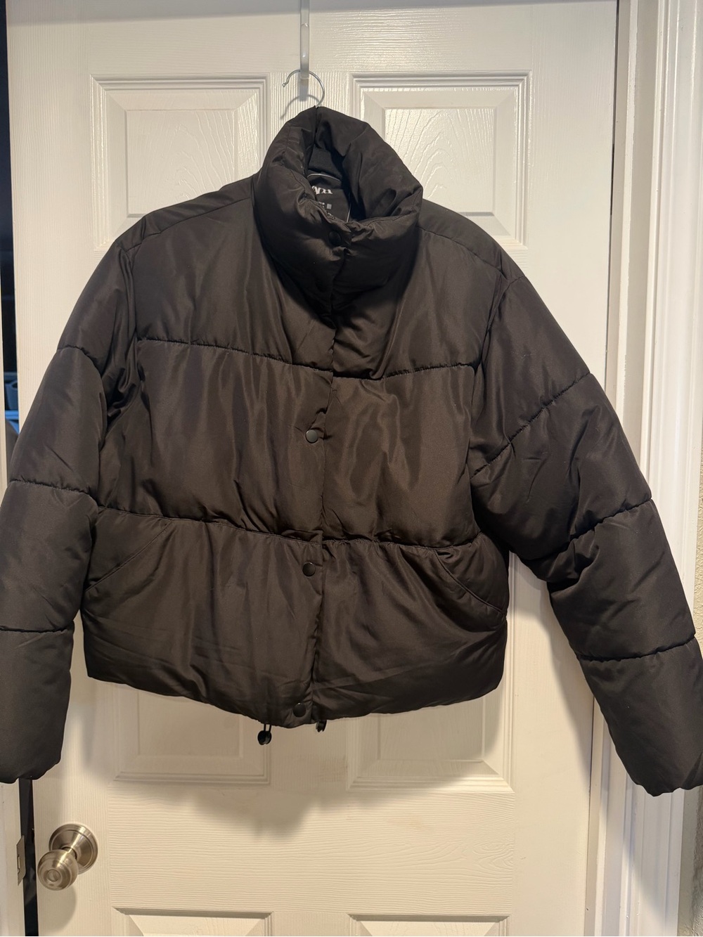 Zara Black Cropped Puffer Jacket size M
